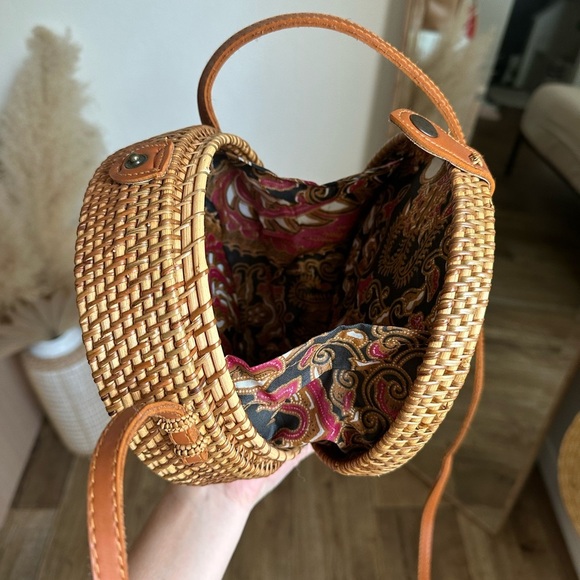 Round Woven Tan Crossbody Bag - Picture 6 of 6